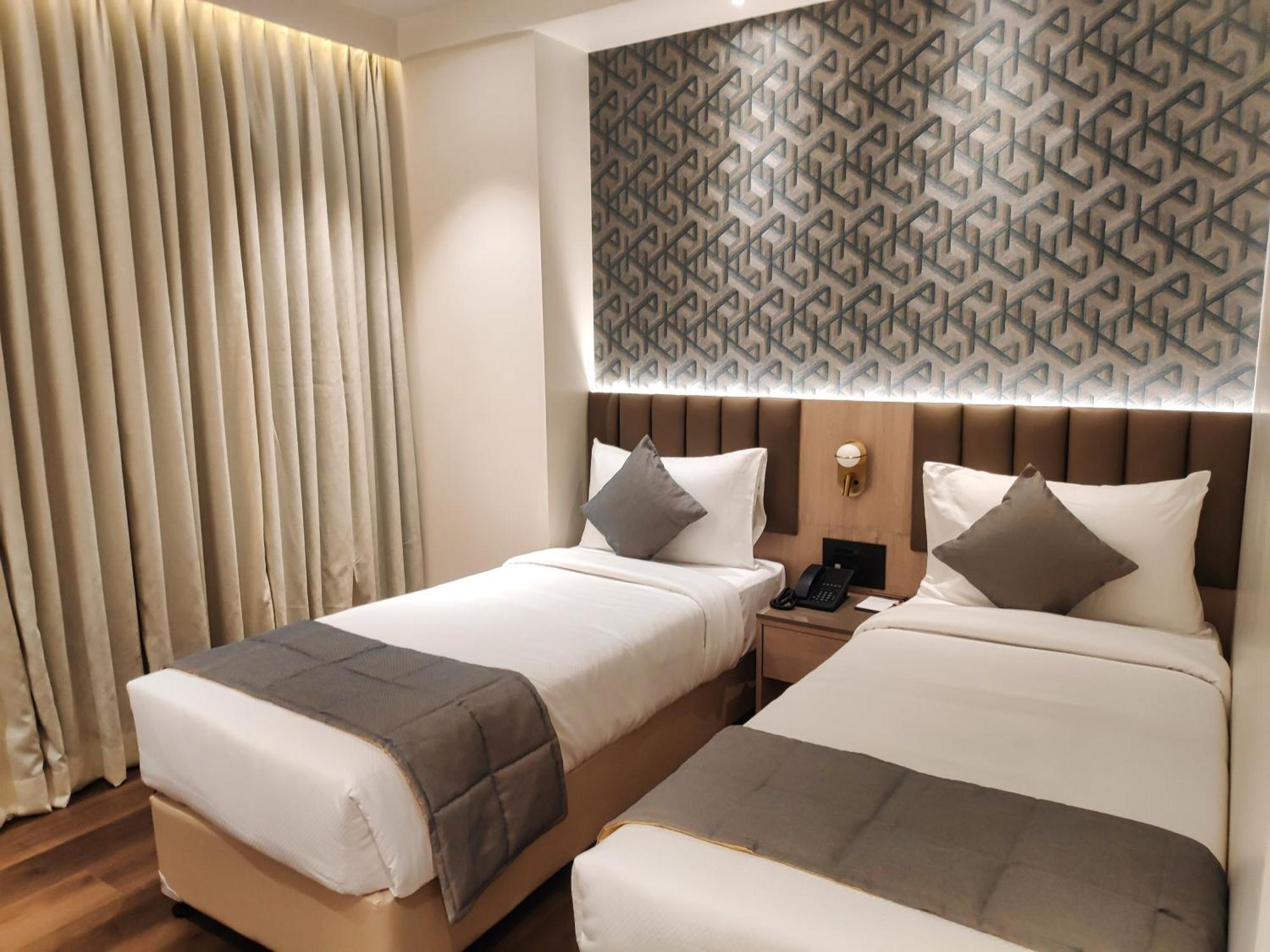 Maxxvalue Hotel Midc - Andheri Мумбаи Экстерьер фото