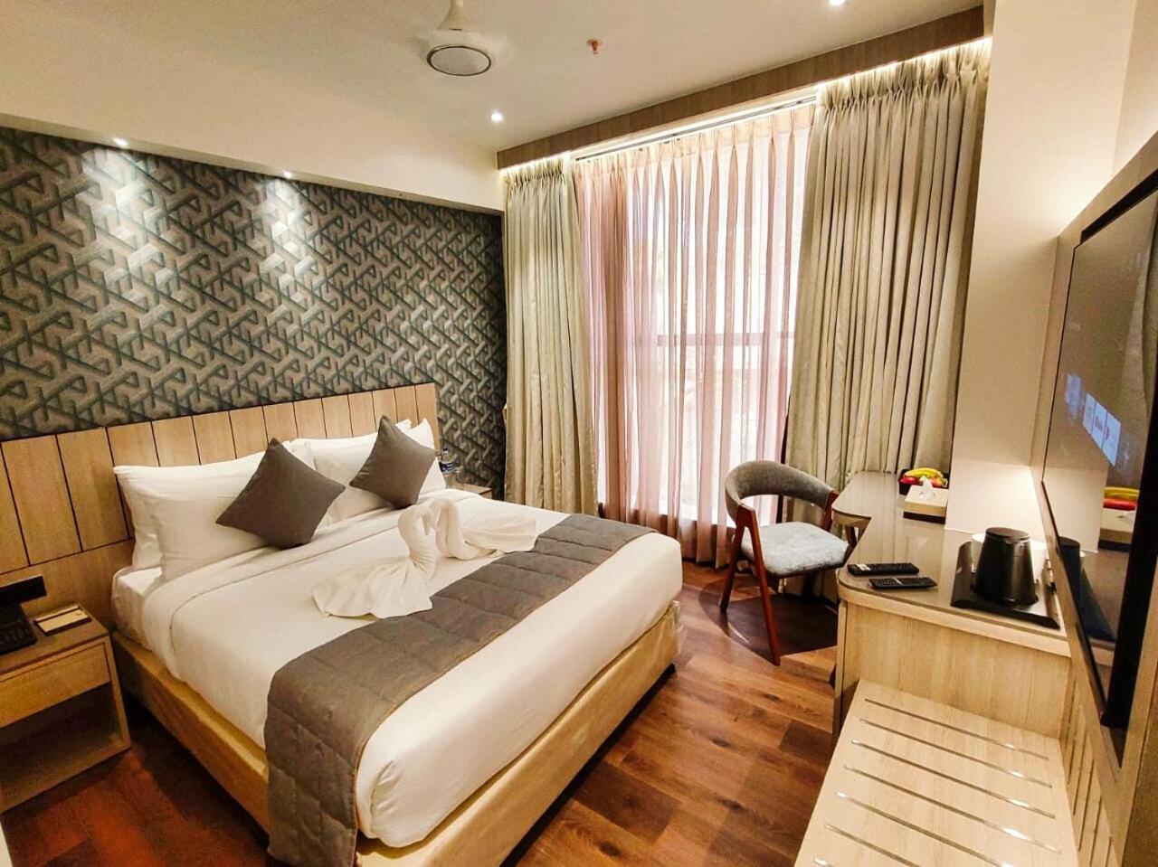 Maxxvalue Hotel Midc - Andheri Мумбаи Экстерьер фото