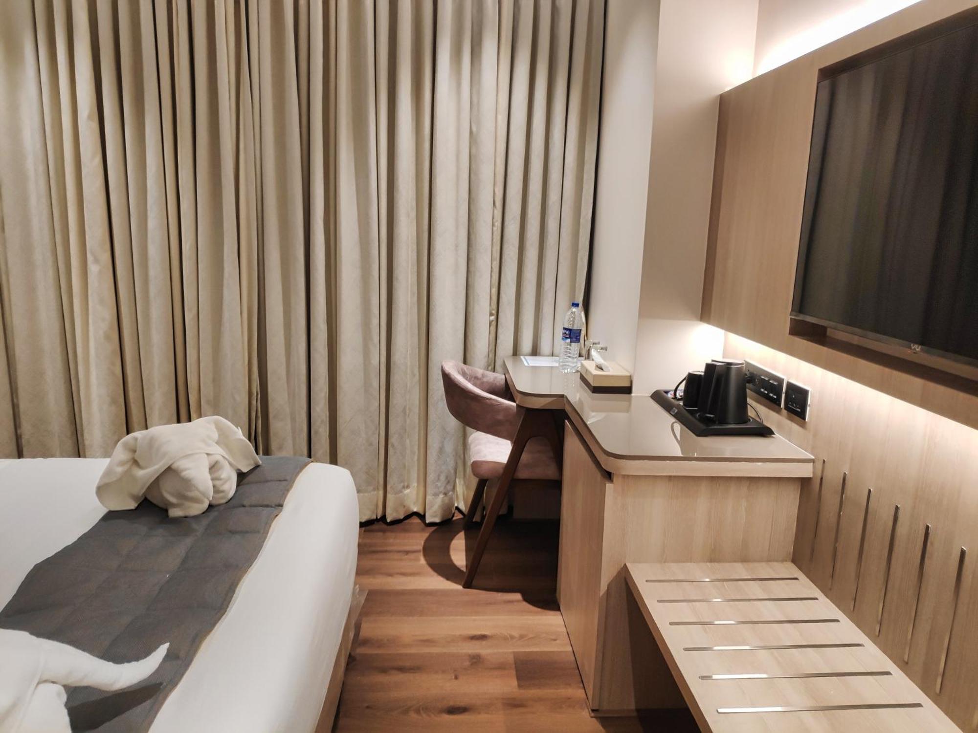 Maxxvalue Hotel Midc - Andheri Мумбаи Экстерьер фото