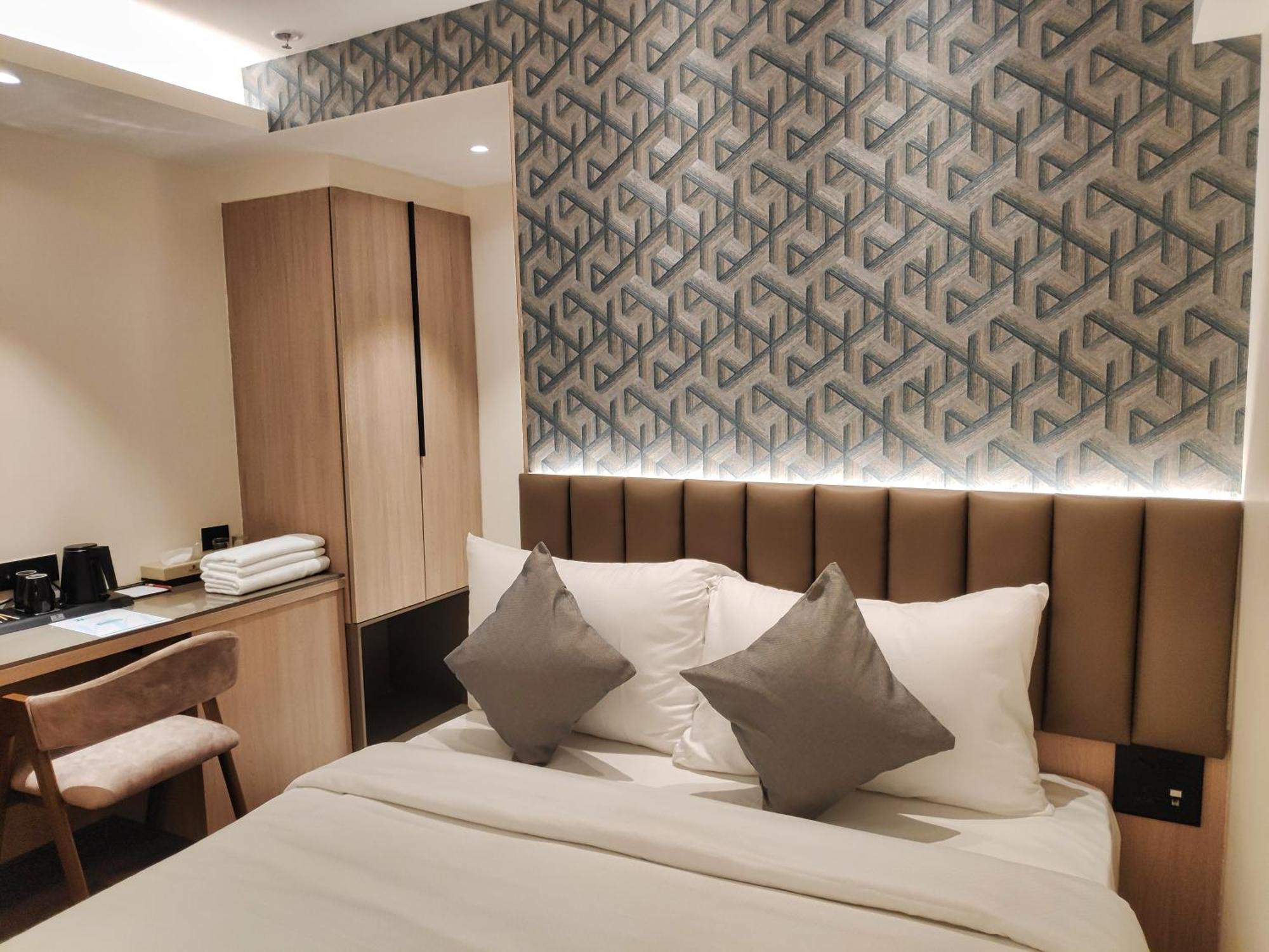 Maxxvalue Hotel Midc - Andheri Мумбаи Экстерьер фото